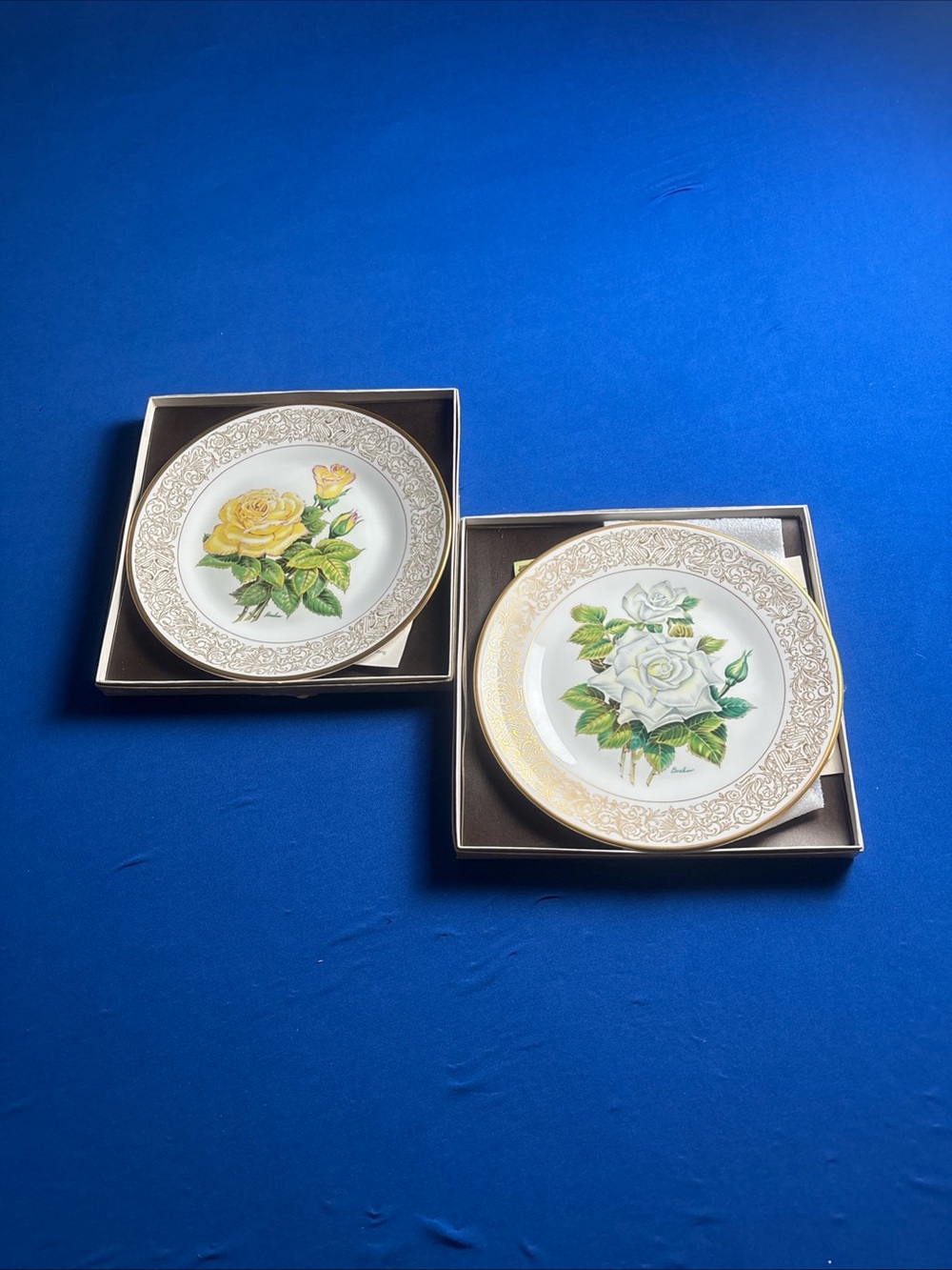 Edward Marshall Boehm White Masterpiece & Yellow Peace Rose  Collector Plates